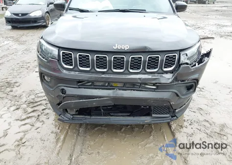 2024 Jeep Compass Latitude 4X4 из США, поврежденный, VIN 3C4NJDBNXRT121282